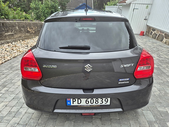 Suzuki Swift 3 of 5