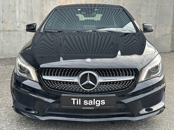 Mercedes-Benz CLA180 2 of 5