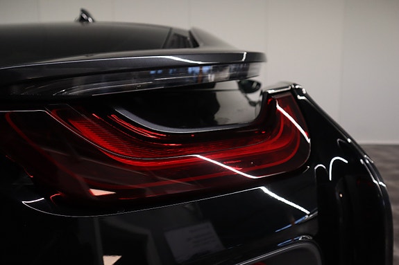 BMW i8 10 of 30