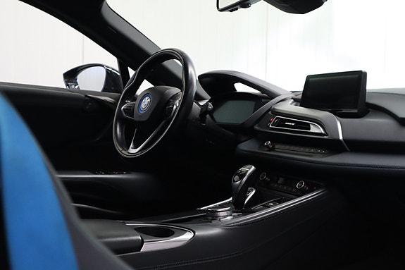 BMW i8 22 of 30