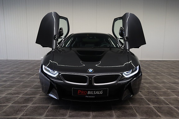 BMW i8 12 of 30
