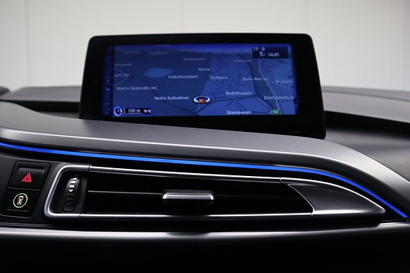 BMW i8 27 of 30