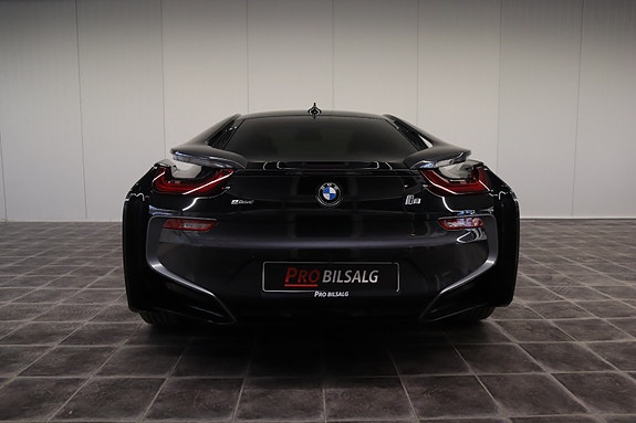 BMW i8 11 of 30