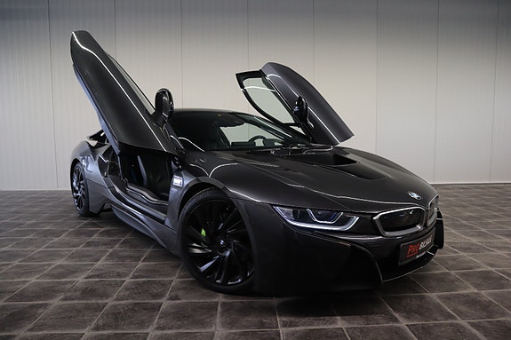 BMW i8 3 of 5
