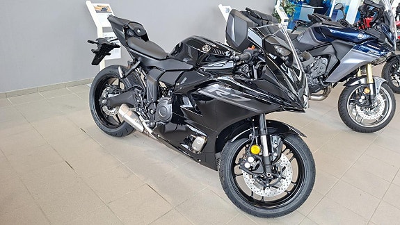 Yamaha R7 5 of 5
