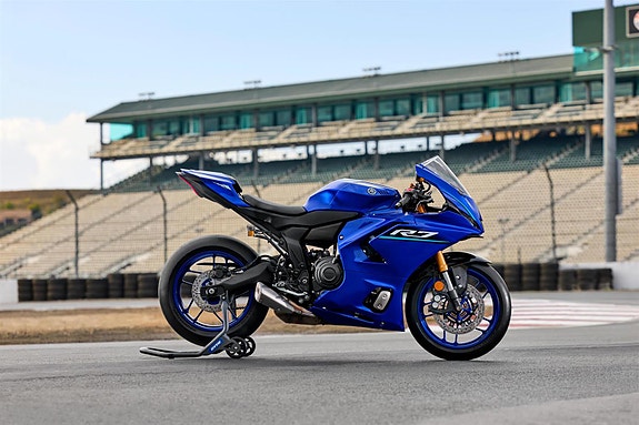 Yamaha R7 4 of 5