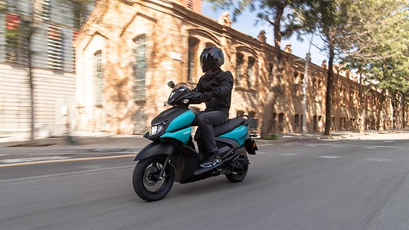 Yamaha RayZR 4 of 5