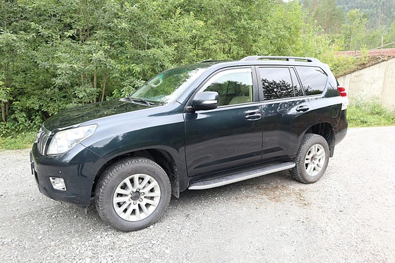 Toyota Land Cruiser 2 of 30
