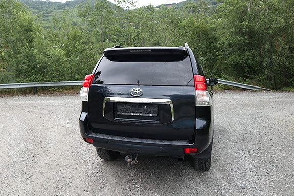 Toyota Land Cruiser 10 of 30