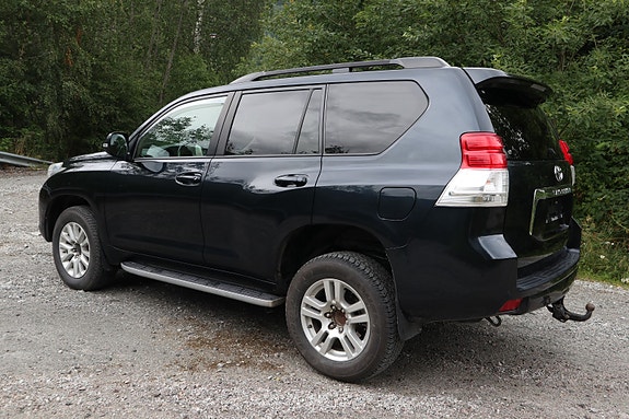 Toyota Land Cruiser 12 of 30
