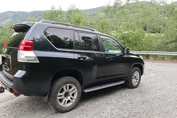 Toyota Land Cruiser 8 of 30