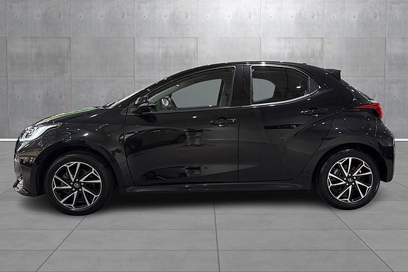 Toyota Yaris 2 of 5