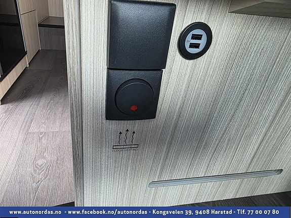  230v og usb uttak ved sittegruppe. Bryter for el. gulvvarme