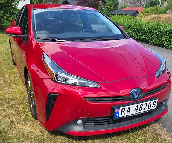 Toyota Prius 3 of 5