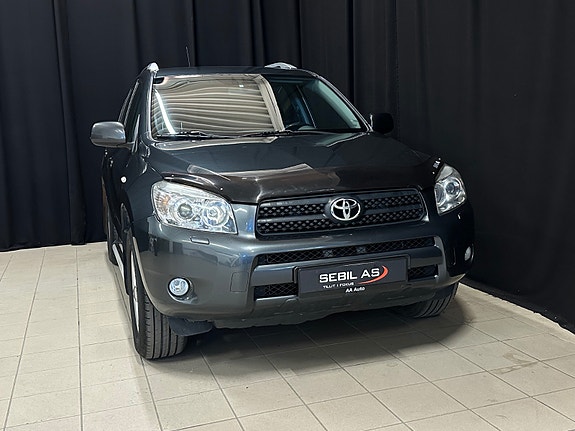 Toyota RAV4 2 of 5