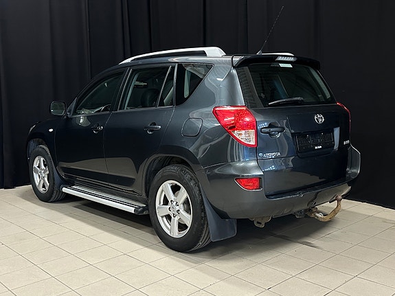 Toyota RAV4 5 of 5