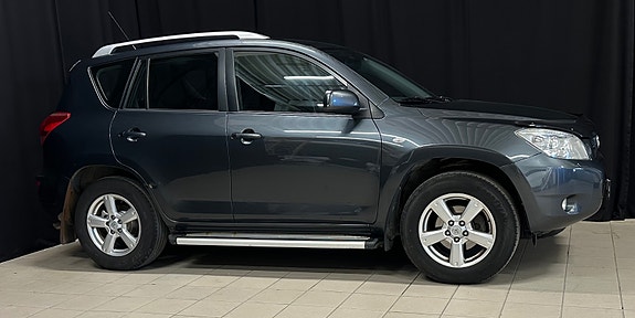 Toyota RAV4 3 of 5
