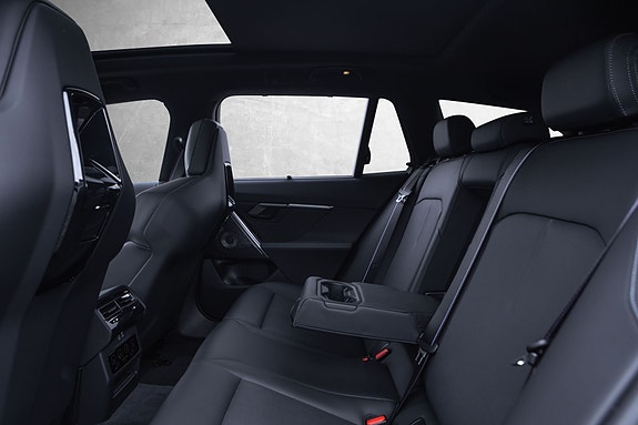 BMW i5 24 of 30
