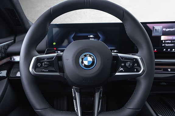 BMW i5 6 of 30