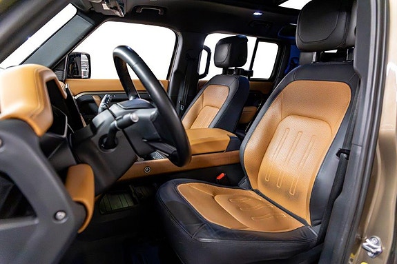 Land Rover Defender 110 3 of 5