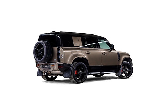 Land Rover Defender 110 2 of 5