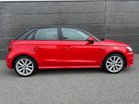 Audi A1 2 of 5