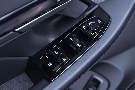 BMW i5 25 of 30