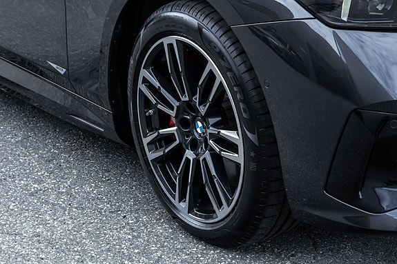 BMW i5 3 of 30