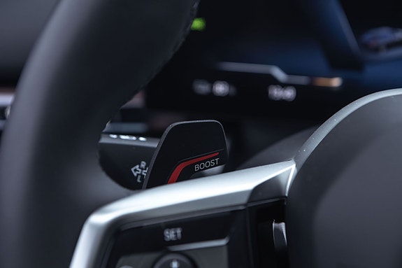 BMW i5 12 of 30