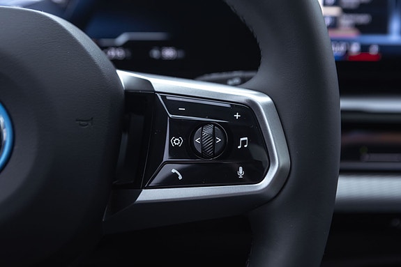 BMW i5 13 of 30