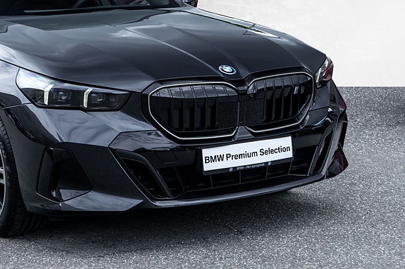BMW i5 2 of 30