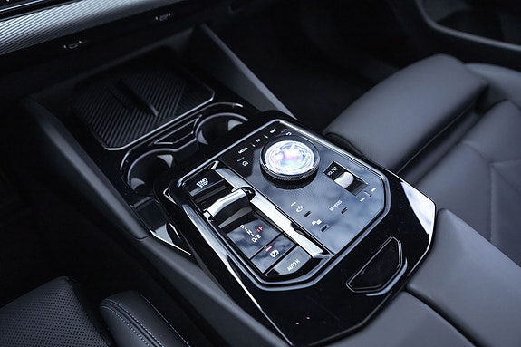 BMW i5 21 of 30