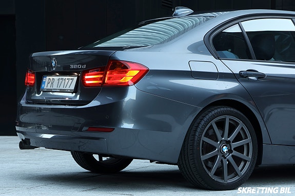 BMW 320d 26 of 30
