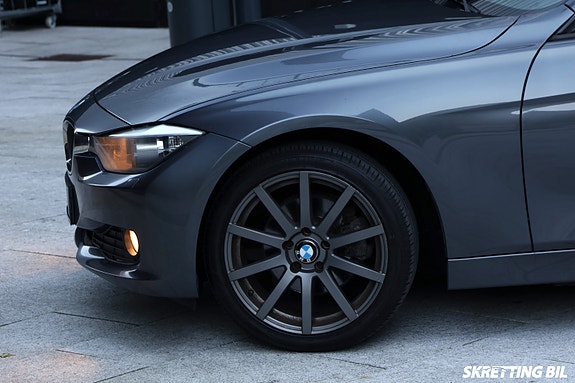 BMW 320d 29 of 30