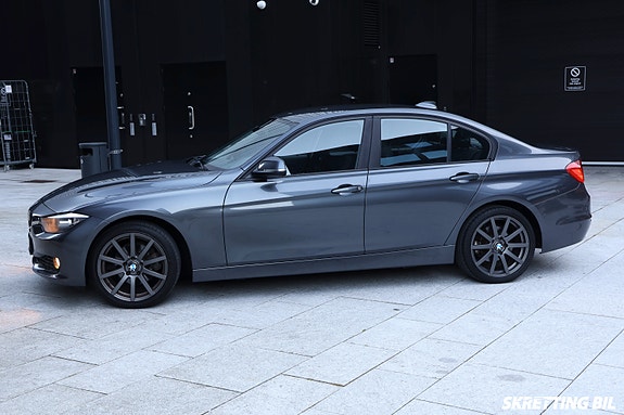 BMW 320d 14 of 30