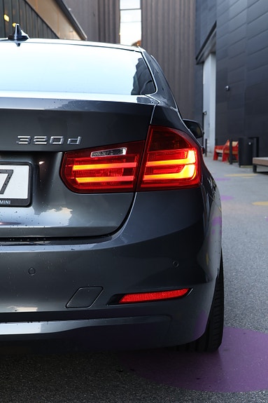 BMW 320d 15 of 30