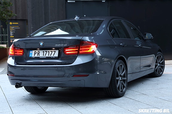 BMW 320d 24 of 30
