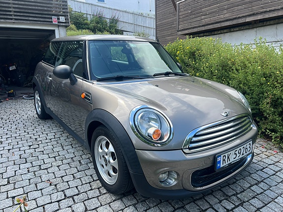 MINI One 3 of 5