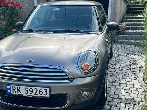 MINI One 4 of 5