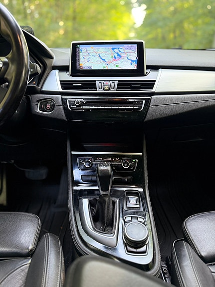 BMW 220d 29 of 30