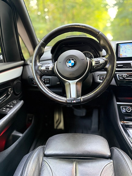 BMW 220d 28 of 30