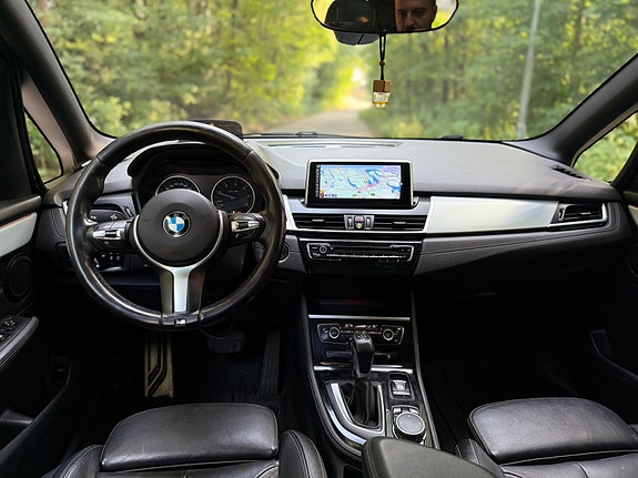 BMW 220d 27 of 30