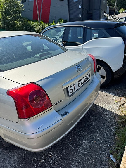 Toyota Avensis 4 of 5