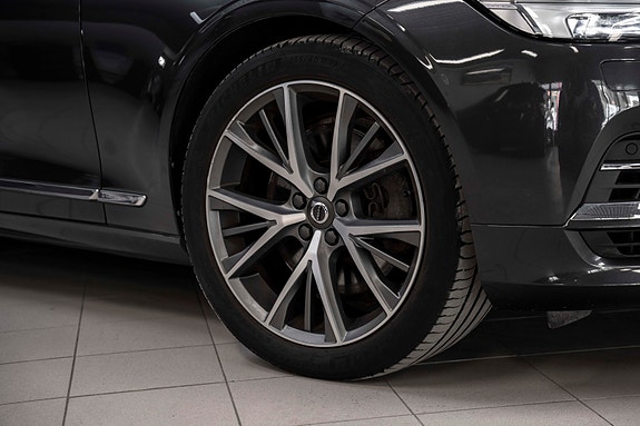 Volvo V90 3 of 5