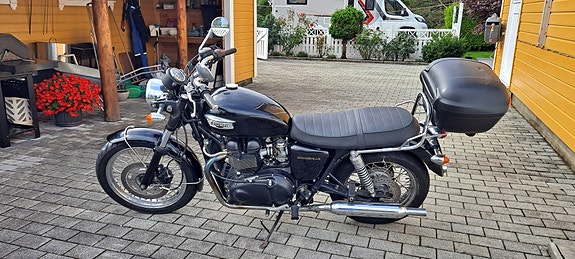 Triumph Bonneville 790 4 of 5