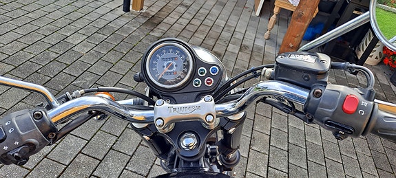 Triumph Bonneville 790 3 of 5