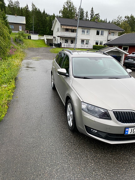 Skoda Octavia 3 of 5