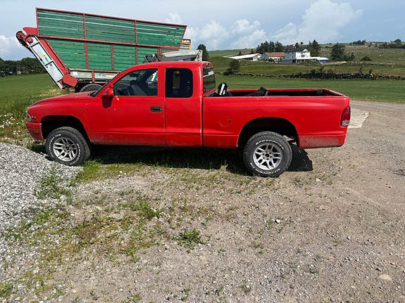 Dodge Dakota 2 of 5