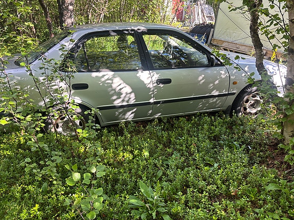 Toyota Corolla 4 of 5