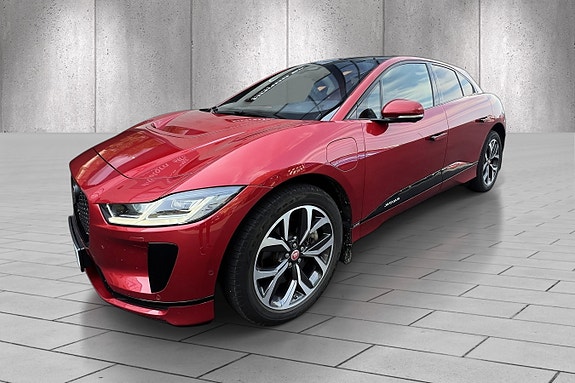 Jaguar I-PACE 3 of 5